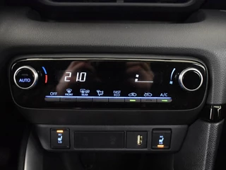 Toyota Yaris Toyota Yaris 1.5 Hybrid Dynamic Limited | Stuur en Stoelverwarming | Apple & - afbeelding nr 27