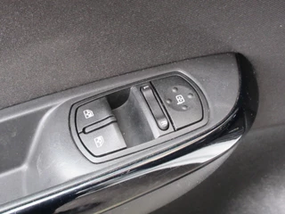 Opel Corsa Opel Corsa 1.4 Favourite 5 Deurs Airco PDC - afbeelding nr 16