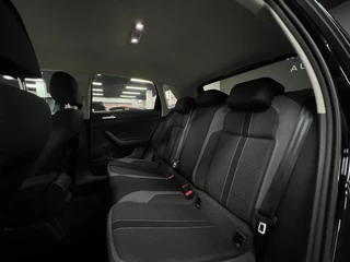 Volkswagen Polo Volkswagen Polo 1.0 TSI R-LINE | Clima | Navi| Carplay|116PK - afbeelding nr 24