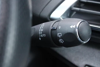 Peugeot 5008 Peugeot 5008 1.2 130PK AUTOMAAT GT PACK BUSINESS | PANORAMISCH SCHUIF/KANTEL DAK | AFNEEMBARE TREKHAAK | ALCANTARA BEKLEDING | FULL LED KOPLAMPEN | FOCAL AUDIO | 19
