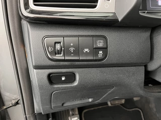 Kia Niro Kia Niro 1.6 GDi Hybrid ExecutiveLine Aut. *LEATHER-FABRIC | NAVI-FULLMAP | KEYLESS | CAMERA | COMFORT-SEATS | DIGI-COCKPIT | LANE-ASSIST | ECC | CARPLAY | PDC | 16''ALU* - afbeelding nr 20