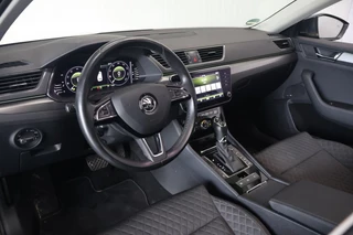 Škoda Superb Škoda Superb Combi 2.0 TDI Business Edition | Panoramadak | ACC | Canton | Camera - afbeelding nr 3