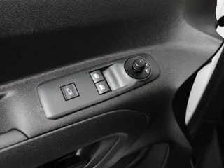 Peugeot Partner Peugeot Partner 1.5 BlueHDI Premium 3-Persoons | Airco | Navigatie | Betimmering - afbeelding nr 8