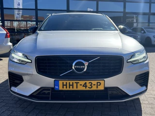 Volvo V60 Trekhaak Panodak Elek.stoelen + Nappa Leer Stoelverwarming + Ventilatie Stuurverwarming 19 Inch Velgen Carplay Extra Getint Glas Donkere Hemel 1e Eigenaar Plug In Hybride - afbeelding nr 8