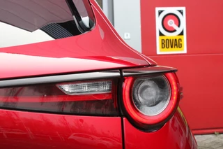 Mazda CX-30 Mazda CX-30 2.0 e-SkyActiv-G M Hybrid 150PK AUTOMAAT NAGISA Mazda CX-30 2.0 e-SkyActiv-G M Hybrid 150PK AUTOMAAT  NAGISA | ELEKTRISCH VERSTELBARE VOORSTOELEN | BESTUURDERSSTOEL MET GEHEUGENFUNCTIE | STOELVERWARMING | BOSE AUDIO SYSTEM | FULL LED KOPLAMPEN | HEAD UP DISPLAY GEKOPPELD AAN STOELGEHEUGEN | CLIMATE CONTROL | DRAADLOOS APPLE CARPLAY/ANDROID AUTO | NAVIGATIE | DODEHOEK DETECTIE | ELEKTRISCHE BEDIENBARE ACHTERKLEP | DRAADLOZE TELEFOON LADER | ADAPTIVE CRUISE CONTROL | KEYLESS ENTRY/START | SPORT PAKKET | - afbeelding nr 28