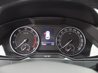 Škoda Superb AUTOMAAT / STOELVERW / XENON / CARPLAY / NAVI / CLIMA / PDC / BLUETOOTH / CRUISE / NL-AUTO - afbeelding nr 23