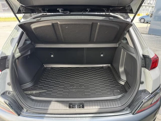 Hyundai Kona Hyundai Kona 1.6 GDI HEV Premium | Trekhaak 1350kg! | Leder | Navigatie | Sto - afbeelding nr 36