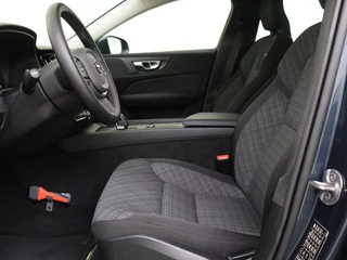 Volvo V60 Volvo V60 B3 Essential Edition | Trekhaak | Dodehoekdetectie | - afbeelding nr 16