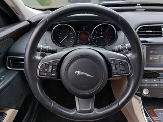 Jaguar XE 2.0 D 163pk Automaat Portfolio Premium Business Pack | Origineel NL | Navi | Bi-Xenon | Clima | Cruise | Leder+Verwarmd+Elek.Verstel | Pdc V+A+Camera | Rijstrook+Licht+Regensensor | 19''lm - afbeelding nr 9