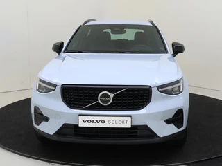 Volvo XC40 Volvo XC40 B4 Plus Dark | Trekhaak | Dodehoekdetectie | Achteruitrijcamera - afbeelding nr 3