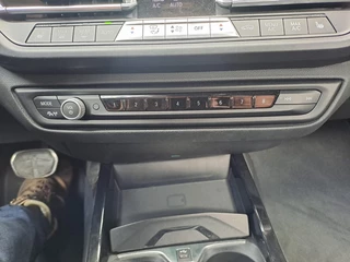 BMW 1 Serie | Navi | Sportinterieur | Stoelverw.| Head-up | Leder | M-Sport - Model 2020 - afbeelding nr 12