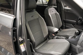 Volkswagen T-Roc Volkswagen T-ROC 1.5 TSI Sport Bus R / Pano / Cam / Trekhaak - afbeelding nr 15