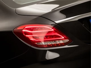 Mercedes-Benz C-Klasse 157Pk Automaat (SCHUIFDAK, NAVIGATIE, LEDER, STOELVERWARMING, SFEERVERLICHTING, ELEK SPORTSTOELEN, CRUISE, LED KOPLAMPEN, NIEUWE APK, NIEUWSTAAT) - afbeelding nr 27