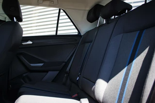 Volkswagen T-Roc Volkswagen T-Roc 1.5 TSI Sport // Trekhaak - Camera - Virtual Cockpit - Stoelverwarming - Navi - 19 inch - afbeelding nr 23