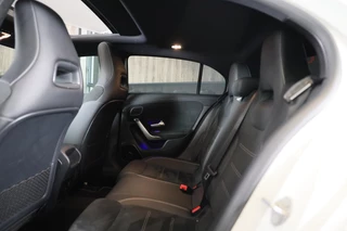 Mercedes-Benz A-Klasse Mercedes-Benz A-klasse 250 e AMG 45 Look / AUT / Digital Cockpit / Cruise Control / Sfeerverlichting / Camera / Pano / 19 Inch - afbeelding nr 21