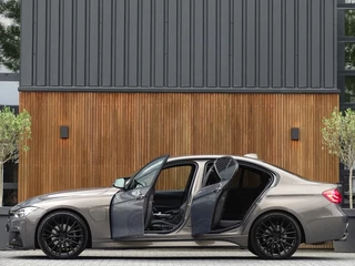 BMW 3 Serie BMW 3 Serie 330e 293PK M Sport / M Individual / LED - afbeelding nr 6