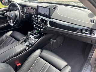 BMW 5 Serie BMW 5 Serie Touring 530i High Exe 2018 NL Auto 1E Eigenaar - afbeelding nr 12