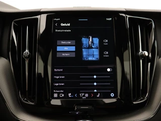 Volvo XC60 Volvo XC60 T6 PLUG-IN HYBRID PLUS BLACK EDITION HEICO STYLING 22INCH SCHUIF - afbeelding nr 35
