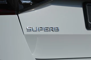 Škoda Superb Skoda Superb Combi 1.4 TSI 218 pk  iV Laurin & Klement PHEV trekhaak - afbeelding nr 44