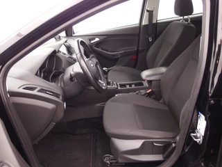 Ford Focus TREKHAAK / NAVI / CLIMA / PDC / BLUETOOTH / CRUISE - afbeelding nr 19