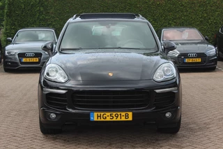 Porsche Cayenne Porsche Cayenne 3.0 S E-Hybrid / Panoramdak / Camera / 20'' / Luchtvering / Bose / Sportchrono / Stuurverwarming / Leder / Stoelverwarming / Cruise Control - afbeelding nr 8