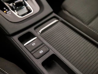Škoda Octavia Škoda Octavia 1.0 e-TSI Sport Automaat (APPLE CARPLAY, GROOT NAVI, CAMERA, GETINT GLAS, SPORTSTOELEN, STOELVERWARMING, KEYLESS, CRUISE, NIEUWE APK, NIEUWSTAAT) - afbeelding nr 25