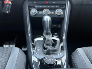 Volkswagen T-Roc Volkswagen T-Roc 2.0 TSI 4Motion R-Line Pano|Cam|Carplay - afbeelding nr 23