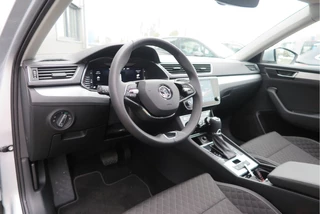 Škoda Superb , Keyless ,Carplay, Stuurwiel multifunctioneel,etc. slechts 11000 km !! Fabrieksgarantie t/m 03-2026 - afbeelding nr 18