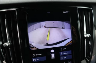Volvo V60 Volvo V60 2.0 T6 Recharge AWD R-Design | Trekhaak |  Stoel & stuurverwarming | Adaptive cruise | Carplay | Camera | Keyless | Navigatie | Full LED | Dodehoek detectie | Half leder - afbeelding nr 14