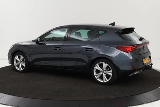 SEAT Leon SEAT Leon 1.5 eTSI FR | Stoel & stuurverwarming | Trekhaak |  Carplay | Navigatie | Adaptive cruise | Sportstoelen | Full LED - afbeelding nr 2