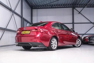 Lexus IS Lexus IS 300h Luxury Line | Dealer OH | Camera | Stoel + stuurwiel verwarming | Clima | LED | rijklaarprijs | - afbeelding nr 9