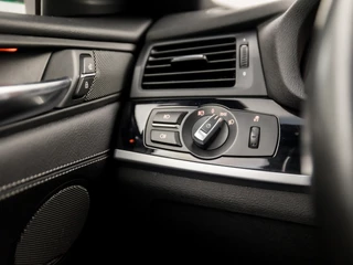 BMW X4 BMW X4 xDrive20i M Sport High Executive 184Pk Automaat (NAVIGATIE, M PAKKET, HARMAN/KARDON, GETINT GLAS, LEDEREN SPORTSTOELEN, STOELVERWARMING, XENON, PARKEERSENSOREN, ZWART HEMEL, NIEUWSTAAT) - afbeelding nr 24