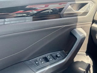 Volkswagen T-Roc Volkswagen T-Roc 1.5 TSI AUT. R-LINE DIGITALE-SCHERM NAVI CARPLAY AIRCO - afbeelding nr 15