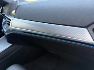 BMW 3 Serie BMW 3 Serie Touring 330e M-Sport DRAVITGRAU PANO/LASER/HEAD-UP/ADAPTIVE M-ONDERSTEL/KEYLESS/19