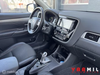 Mitsubishi Outlander Mitsubishi Outlander 2.0 PHEV X-Line Edition 5DRS NLSE AUTO AIRCO ACHER UITRIJCAMERA - afbeelding nr 18