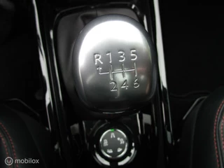Peugeot 2008 Peugeot 2008 GT LINE 1.2 130 PK - Navigatie - Camera - afbeelding nr 17