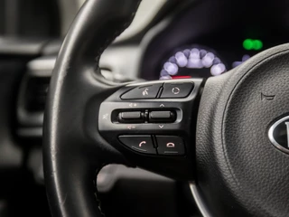 Kia Stonic (APPLE CARPLAY, NAVIGATIE, CAMERA, PARKEERSENSOREN, SPORTSTOELEN, CRUISE, GETINT GLAS, NIEUWE APK, NIEUWSTAAT) - afbeelding nr 19