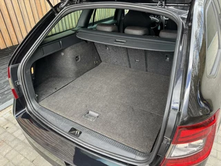 Škoda Octavia Skoda Octavia Combi 1.5 TSI Greentech Sport Business Automaat | Cruise control | Climate control | Trekhaak | Parkeersensoren achter | Zwart optiek - afbeelding nr 39