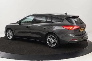 Ford Focus Ford Focus 1.0 EcoBoost Titanium | Trekhaak | Camera |  Full LED | Navigatie | Keyless | Park Assist | Climate control | Getint glas - afbeelding nr 2