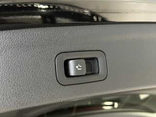 Mercedes-Benz GLE Mercedes-Benz GLE 350e AMG // Luchtvering // Soft Close // Alcantara Hemel // Trekhaak 3.500kg // Panoramadak // Head-Up // Burmester // Memory - afbeelding nr 7
