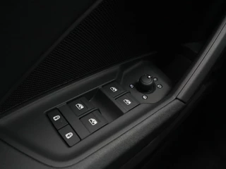 Audi A3 Audi A3 Sportback 40 TFSI e Edition Navigatie Stoelverwarming Side assist Elek. kofferklep Carplay - afbeelding nr 17