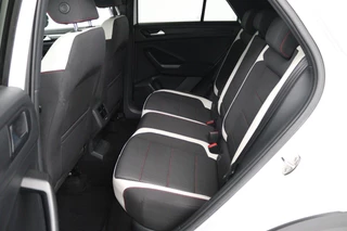 Volkswagen T-Roc Volkswagen T-Roc 1.0 TSI Sport (PARKEERSENSOREN, NAVIGATIE, ACHTERUITRIJCAMERA, DIGITAAL DASHBOARD, CRUISE CONTROL, NL-AUTO) - afbeelding nr 22