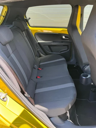 Volkswagen up! Volkswagen Up! 1.0 BMT high up! R-line/Climate/Cruise/NLauto/17inchLM/Stoelverw/Blackpack/NLAuto - afbeelding nr 14