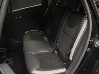 Renault Clio Renault Clio Estate 0.9 TCe Bose Sport (NAVI,LED,CLIMATE,SPORTSTOELEN,TREKHAAK,CRUISE,GETINT,18 INCH,PDC,NETTESTAAT) - afbeelding nr 21