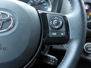 Toyota Yaris Toyota Yaris 1.5 Hybrid Dynamic | NAVI | ACHTERUITRIJCAMERA | KEYLESS ENTRY | CRUISE CONTROL | DEALER ONDERHOUDEN | - afbeelding nr 19