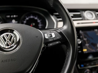 Volkswagen Passat Volkswagen Passat Variant 1.4 TSI ACT Highline 150Pk Automaat (APPLE CARPLAY, GROOT NAVI, CLIMATE, STOELVERWARMING, SPORTSTOELEN, KEYLESS, ADAPTIVE CRUISE, TREKHAAK, PARKEERSENSOREN, NIEUWSTAAT) - afbeelding nr 19