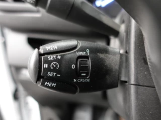Peugeot Expert Peugeot Expert 1.5 BlueHDI 120PK L2 Airco Navigatie Cruise control Trekhaak - afbeelding nr 16