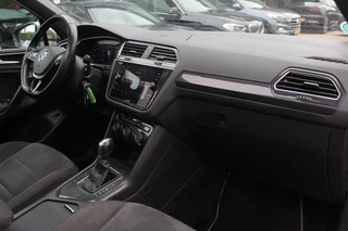 Volkswagen Tiguan Volkswagen Tiguan 1.4 TSI ACT Highline Bus. R-Line / Trekhaak / Panoramadak / 360Camera / 19'' / Virtual Cockpit / Apple CarPlay / DAB / Stoelverwarming / ACC - afbeelding nr 13