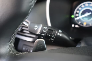 Hyundai Santa Fe Hyundai Santa Fe 1.6 T-GDI PHEV Premium Sky | Open Dak | 7 Persoons - afbeelding nr 20