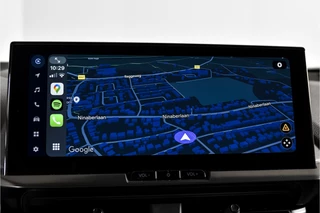 Toyota C-HR Toyota C-HR 2.0 Hybrid 200 Dynamic | Dig. Cockpit | Adapt. Cruise | Stoel-+Stuurverw. | PDC | Camera | NAV + App. Connect | ECC | LM 18